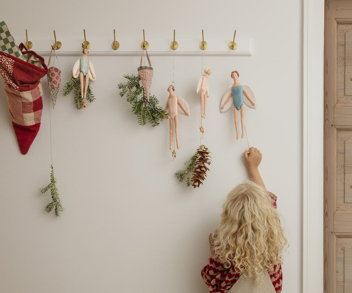 11C58B85-637B-45EC-A07F-