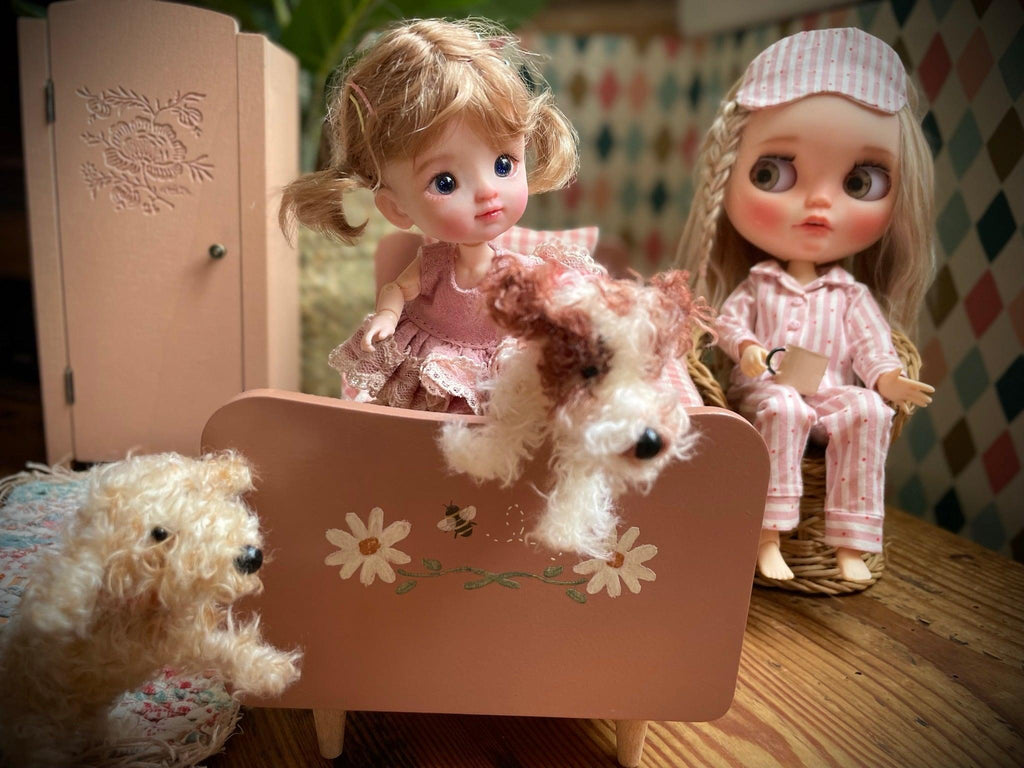 Blythe Furniture, Clothes & Accessories - Ruby & Grace 
