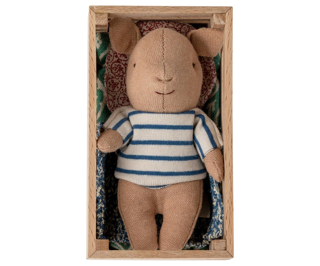 Maileg Baby Pig in Box Boy Family : Autumn Winter 23 PREORDER - Ruby & Grace 