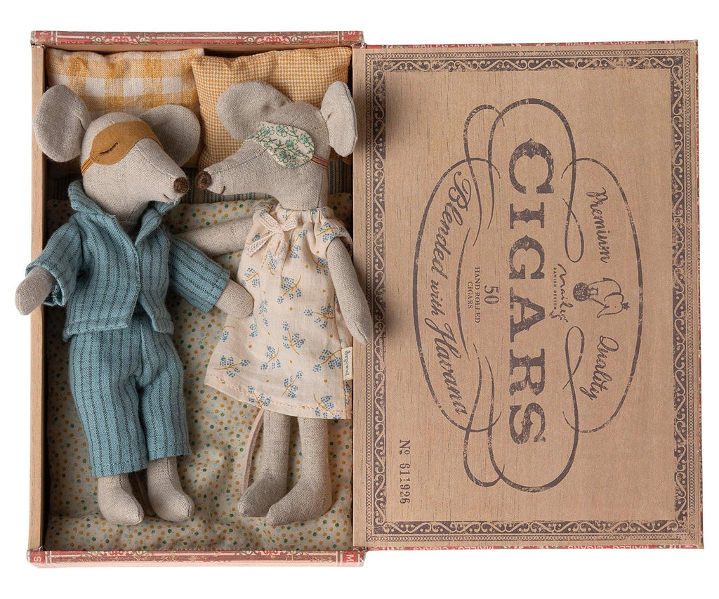 Maileg Parent Mice in Cigar Box Mouse AW2023 PREORDER - Ruby & Grace 