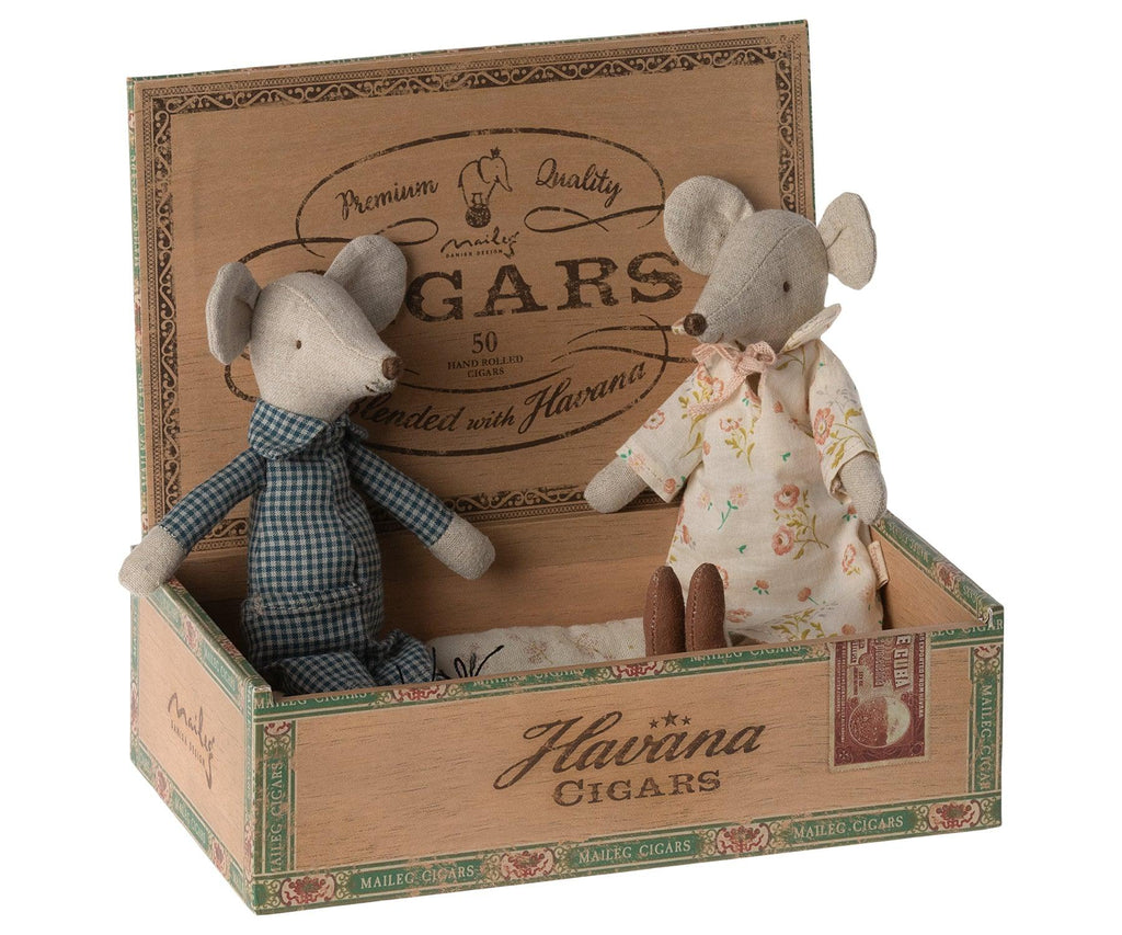 Maileg Parent Mice in Cigar Box Mouse AW2023 PREORDER - Ruby & Grace 