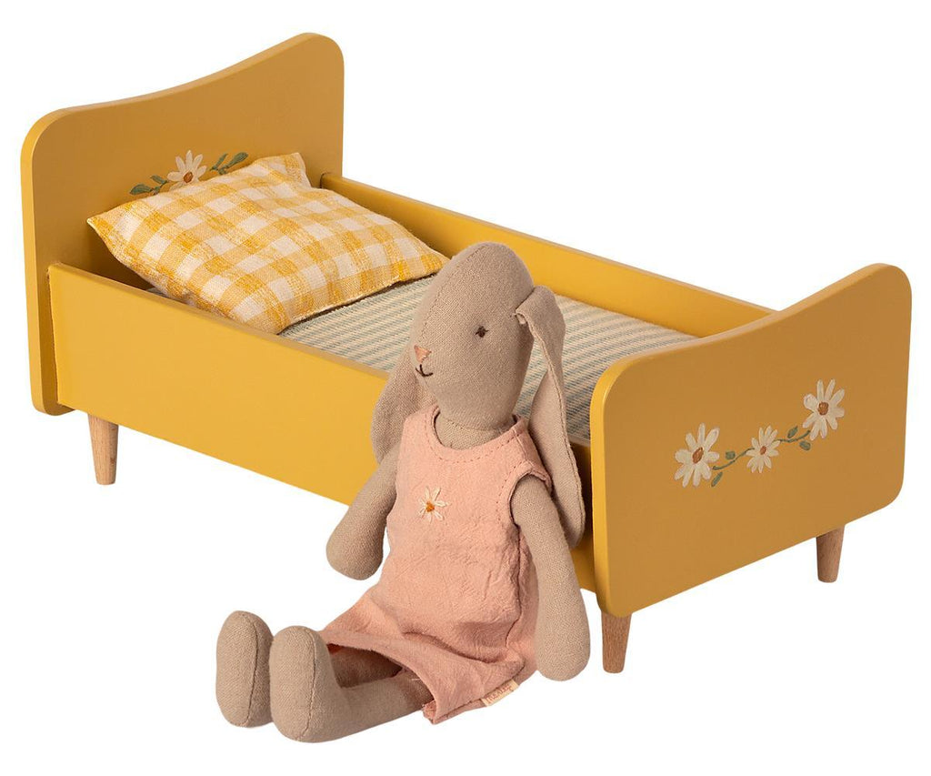 Maileg Mini Wooden Bed Yellow SS2021 NEW ARRIVAL.