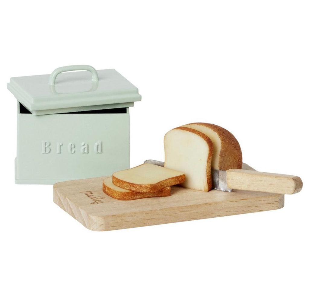 Maileg Bread Box With Cutting  Knife AW21 NOW IN STOCK.